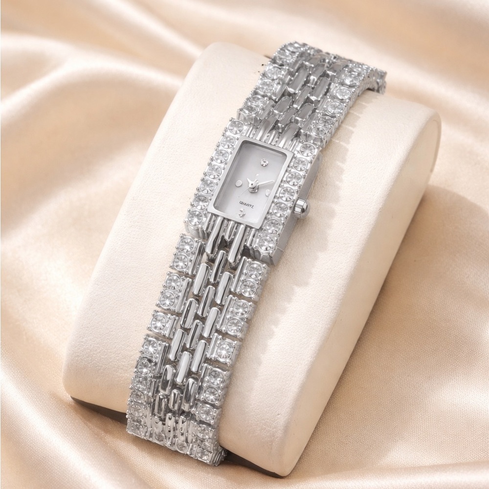 Elegant Gold Rhinestone Bracelet Watch – Chic Luxury Style
